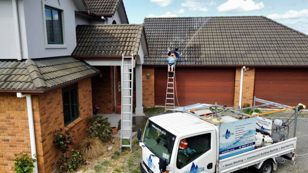 The Benefits of Soft Washing Your House in New Zealand: A Comprehensive Guide