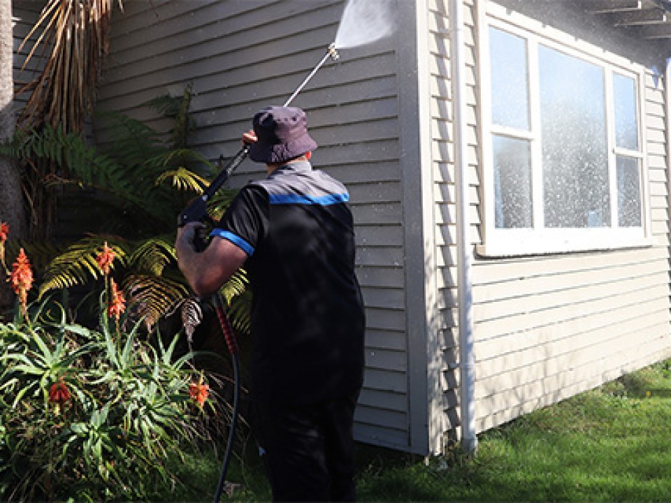 About - Spray and Wash - Exterior Cleaning services Auckland