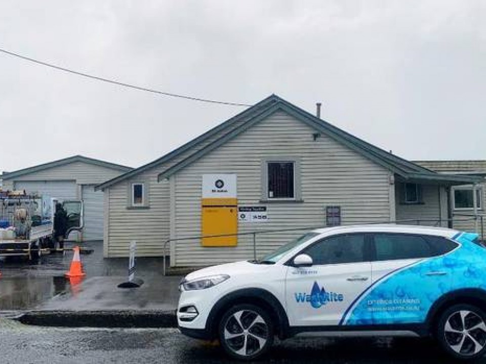 Taranaki cleaning company pays it forward by cleaning St John facility